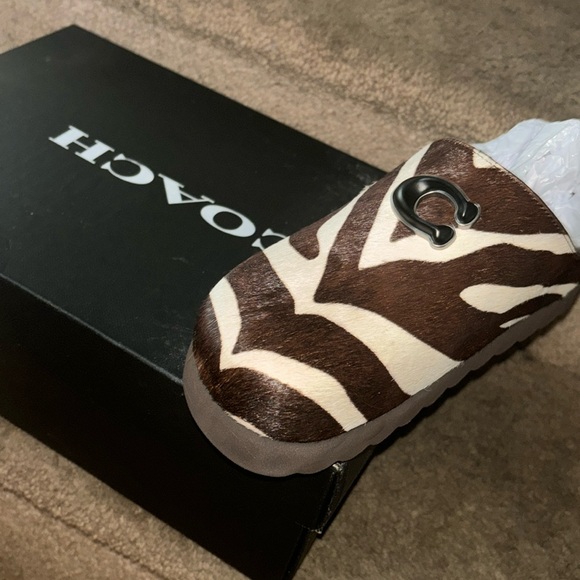 Animal print coach slides - Picture 6 of 6